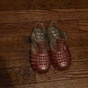 Jellies for a toddler size 6.